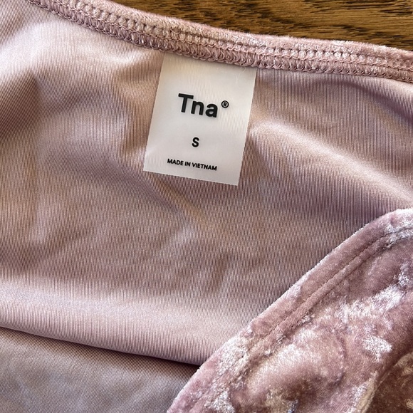 TNA pink velvet crop top - Picture 2 of 3